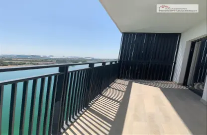 Apartment - 3 Bedrooms - 4 Bathrooms for rent in Waters Edge - Yas Island - Abu Dhabi