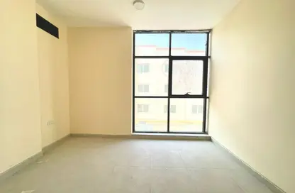 شقة - غرفة نوم - 2 حمامات للايجار في طريق فاير ستاشن - مويلح - الشارقة