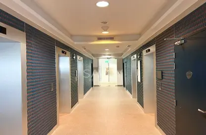 مكتب - استوديو - 2 حمامات للايجار في مركز أبوظبي الوطني للمعارض - شارع الخليج العربي - البطين - أبوظبي