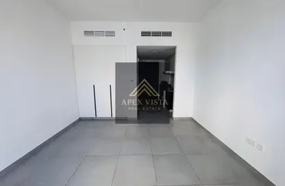 شقة - 1 حمام للايجار في ذا لينك - إيست فييليدج - الجادة - الشارقة