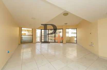 Apartment - 3 Bedrooms - 3 Bathrooms for rent in Golden Sands 1 - Mankhool - Bur Dubai - Dubai