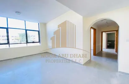 Apartment - 2 Bedrooms - 2 Bathrooms for rent in Central District - Al Ain