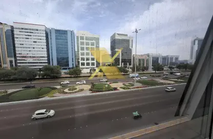 شقة - غرفة نوم - 2 حمامات للايجار في معسكر آل نهيان - أبوظبي