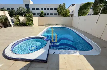 Villa - 5 Bedrooms - 5 Bathrooms for rent in Jumeirah 1 Villas - Jumeirah 1 - Jumeirah - Dubai
