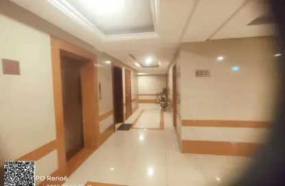 شقة - غرفة نوم - 2 حمامات للبيع في أورينت تاور 2 - أورينت تاور - البستان - عجمان
