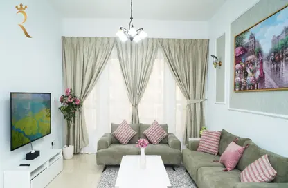 Living Room image for: Apartment - 1 Bedroom - 1 Bathroom for rent in Bawabat Al Sharq - Baniyas East - Baniyas - Abu Dhabi, Image 1