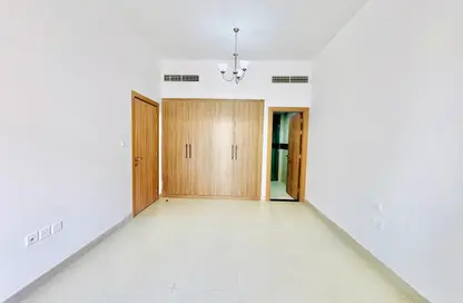 شقة - غرفة نوم - 2 حمامات للايجار في لي هواريزون ريزيدينس - المدينة العالمية المرحلة 2 - 4 الورسان - الورسان - دبي