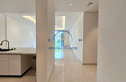 Apartment - 1 Bedroom - 2 Bathrooms for rent in Al Manal La Rose - Jumeirah Village Circle - Dubai