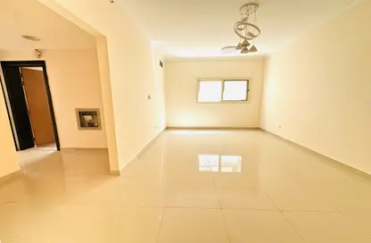 Apartment - 1 Bedroom - 2 Bathrooms for rent in Muwaileh 29 Building - Muwaileh - Sharjah