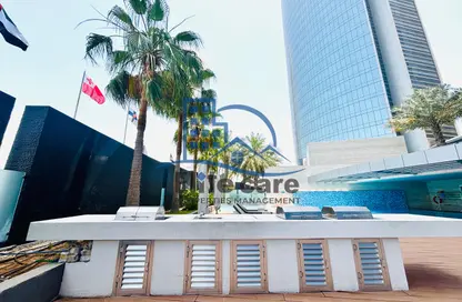 Apartment - 2 Bedrooms - 3 Bathrooms for rent in Etihad Towers - Corniche Road - Abu Dhabi