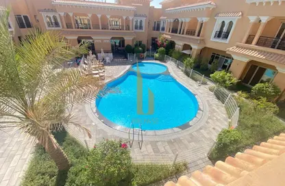 Villa - 4 Bedrooms - 4 Bathrooms for rent in Jumeirah 1 Villas - Jumeirah 1 - Jumeirah - Dubai