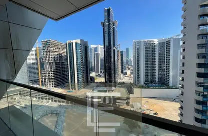 Office Space - Studio - 2 Bathrooms for rent in Iris Bay - Business Bay - Dubai