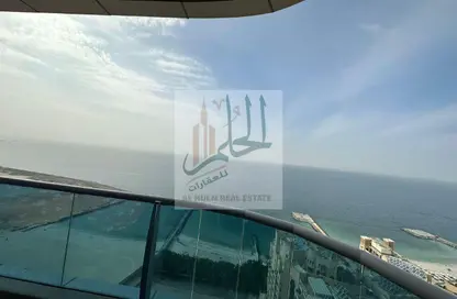شقة - 3 غرف نوم - 3 حمامات للايجار في برج الكورنيش - طريق كورنيش عجمان - عجمان