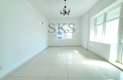 Apartment - 2 Bedrooms - 3 Bathrooms for rent in Metro Building - Al Barsha 1 - Al Barsha - Dubai