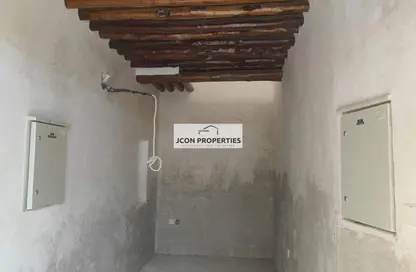 Shop - Studio - 3 Bathrooms for rent in Al Souk Al Kabeer - Bur Dubai - Dubai
