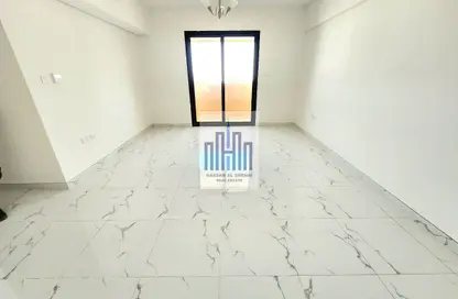 شقة - 2 غرف نوم - 2 حمامات للايجار في سراب 2 - الجادة - الشارقة