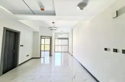 شقة - غرفة نوم - 2 حمامات للايجار في برج روكان B - برج روكان - دبي لاند - دبي