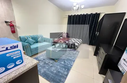 Living Room image for: Apartment - 1 Bathroom for rent in Al Jurf 2 - Al Jurf - Ajman Downtown - Ajman, Image 1