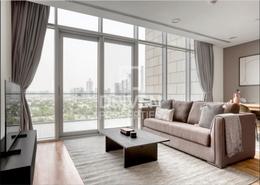 صورةغرفة المعيشة لـ: دوبلكس - 2 غرف نوم - 3 حمامات للبيع في برج ضمان - مركز دبي المالي العالمي - دبي, صورة 1
