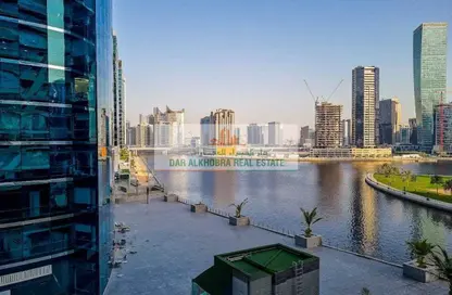 Apartment - Studio - 1 Bathroom for rent in Bay's Edge - Business Bay - Dubai
