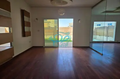 Villa - 5 Bedrooms - 6 Bathrooms for rent in Arabian Style - Al Reef Villas - Al Reef - Abu Dhabi