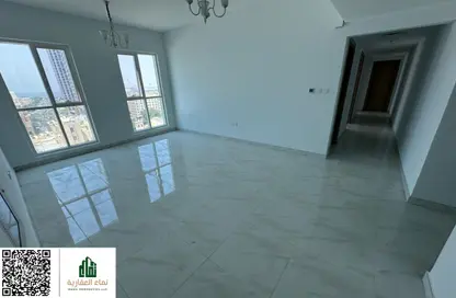 شقة - 2 غرف نوم - 2 حمامات للايجار في برج الكورنيش - طريق كورنيش عجمان - عجمان