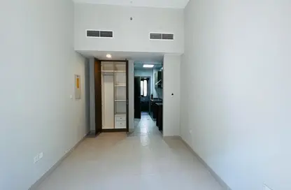 Apartment - Studio - 1 Bathroom for rent in City Compass Living - Dubai Investment Park (DIP) - Dubai