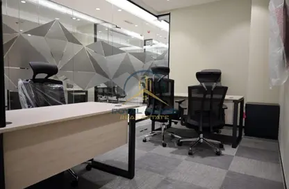 مركز أعمال - استوديو - 4 حمامات للايجار في برج ريجال - الخليج التجاري - دبي