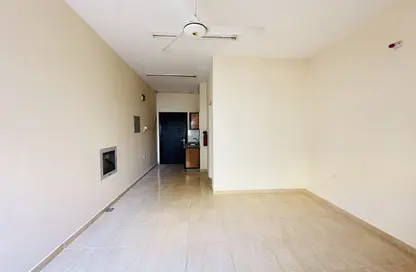 Apartment - Studio - 1 Bathroom for rent in Fire Station Road - Muwaileh - Sharjah