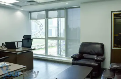 مكتب - استوديو - 1 حمام للايجار في برج لطيفة - شارع الشيخ زايد - دبي