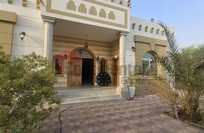 فيلا - 4 غرف نوم - 6 حمامات للايجار في السيوح - الشارقة