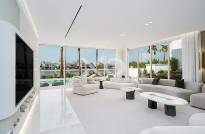 Villa - 5 Bedrooms - 6 Bathrooms for rent in Garden Homes Frond B - Garden Homes - Palm Jumeirah - Dubai Villa - 5 Bedrooms - 6 Bathrooms for rent in Garden Homes Frond B - Garden Homes - Palm Jumeirah - Dubai