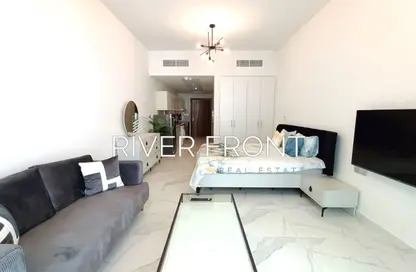 Apartment - Studio - 1 Bathroom for rent in Millennium Binghatti Residences - Business Bay - Dubai