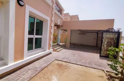 فيلا - 4 غرف نوم - 4 حمامات للايجار في جميرا 1 - الجميرا - دبي