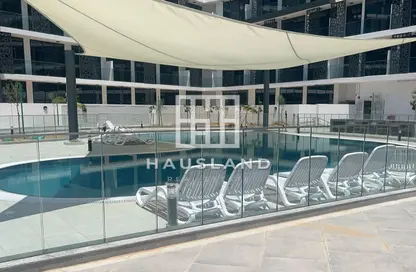 Apartment - 2 Bedrooms - 2 Bathrooms for rent in The Gate - Masdar City - Abu Dhabi