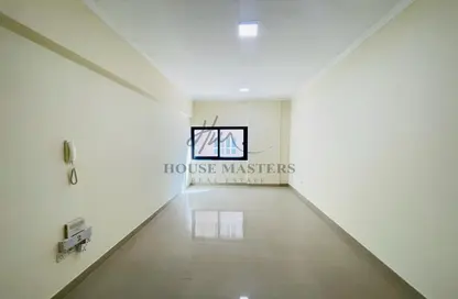 Apartment - 2 Bedrooms - 2 Bathrooms for rent in Mankhool Road - Bur Dubai - Dubai