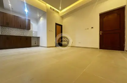 Apartment - Studio - 1 Bathroom for rent in Hadbat Al Zafranah - Muroor Area - Abu Dhabi Apartment - Studio - 1 Bathroom for rent in Hadbat Al Zafranah - Muroor Area - Abu Dhabi