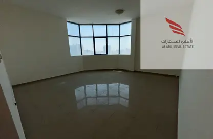 شقة - 2 غرف نوم - 3 حمامات للايجار في برج الكورنيش - طريق كورنيش عجمان - عجمان
