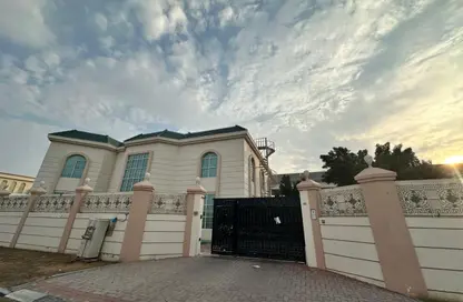 Villa - 5 Bedrooms - 7 Bathrooms for rent in Al Twar 4 - Al Twar - Dubai