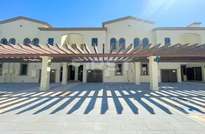 Townhouse - 2 Bedrooms - 3 Bathrooms for sale in Bloom Living - Zayed City (Khalifa City C) - Khalifa City - Abu Dhabi
