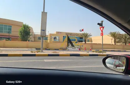 شقة - غرفة نوم - 2 حمامات للايجار في الفلاح - تجارية مويلح - الشارقة شقة - غرفة نوم - 2 حمامات للايجار في الفلاح - تجارية مويلح - الشارقة