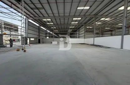 Warehouse - Studio for rent in Dubai Investment Park (DIP) - Dubai