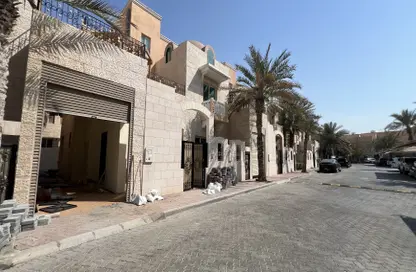 Villa - 3 Bedrooms - 4 Bathrooms for rent in Mushrif Gardens - Al Mushrif - Abu Dhabi