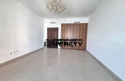Apartment - 2 Bedrooms - 2 Bathrooms for rent in Palm Tower 3 - Palm Towers - Al Majaz - Sharjah