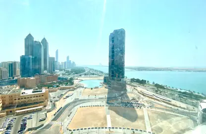 شقة - غرفة نوم - 2 حمامات للايجار في برج الجوهرة - شارع الكورنيش - أبوظبي