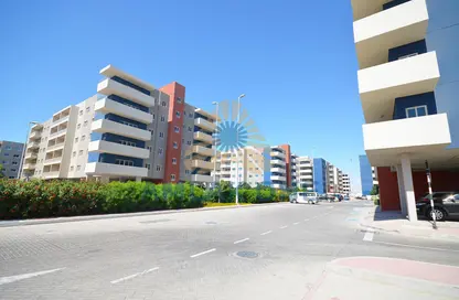 Apartment - 2 Bedrooms - 3 Bathrooms for sale in Tower 21 - Al Reef Downtown - Al Reef - Abu Dhabi