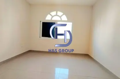 شقة - 2 غرف نوم - 2 حمامات للايجار في الثاني مويلح - تجارية مويلح - الشارقة