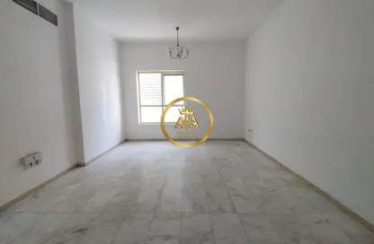 شقة - 2 غرف نوم - 2 حمامات للايجار في شارع التعاون الجديد - التعاون - الشارقة