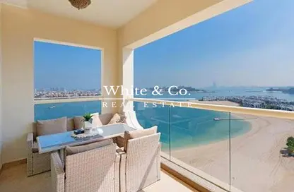 Apartment - 2 Bedrooms - 3 Bathrooms for rent in Al Msalli - Shoreline Apartments - Palm Jumeirah - Dubai