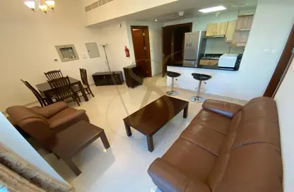 صورة لـ غرفة المعيشة / غرفة الطعام شقة - غرفة نوم - 2 حمامات للايجار في مساكن النخبة الرياضية - مدينة دبي الرياضية - دبي ، صورة رقم 1